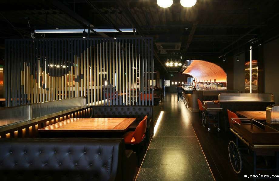 蒸汽犀牛烧烤餐厅装修设计