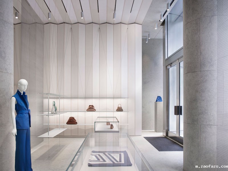 300平米服装专卖店装修设计效果图