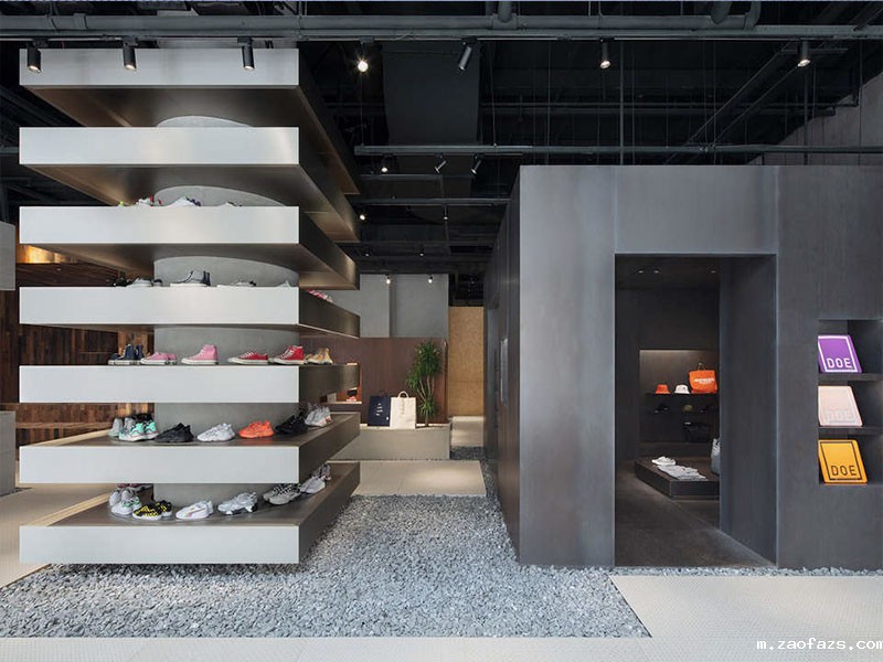 DOE品牌服装专卖店设计装修效果图