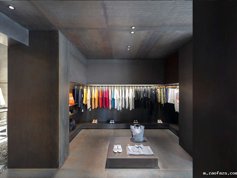 DOE品牌服装专卖店设计装修效果图