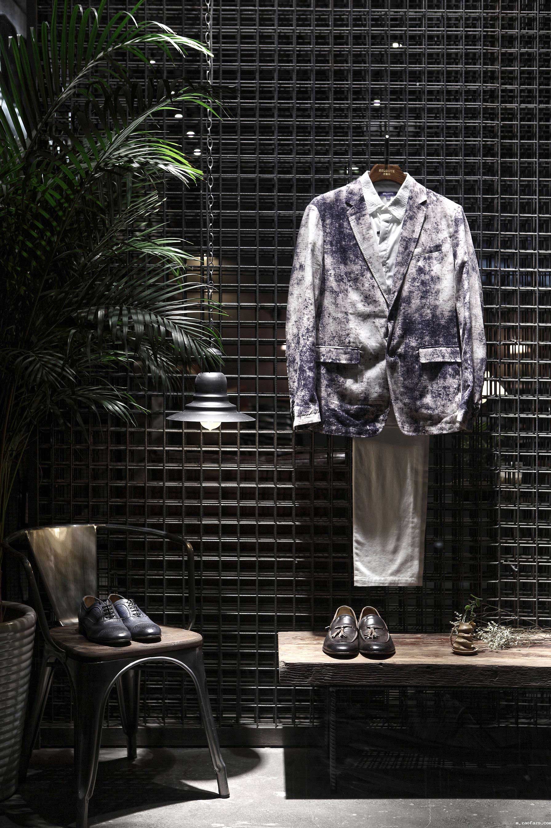 230平米服装店设计装修效果图