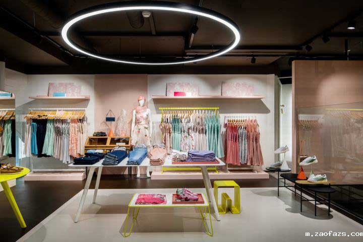 240平米品牌服装店装修设计效果图