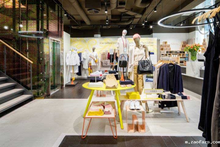 240平米品牌服装店装修设计效果图