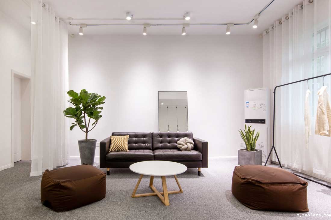 120平米女装店装修设计效果图