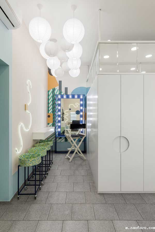 90平米理发店装修设计效果图