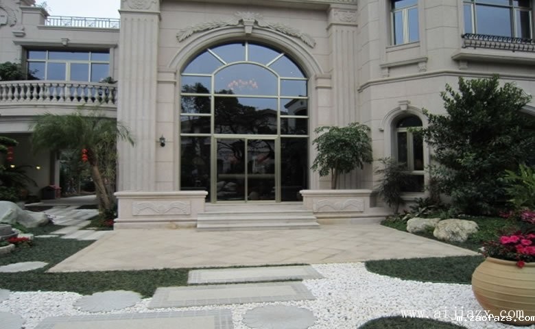 恢宏大气的欧式风格别墅外观装修效果图